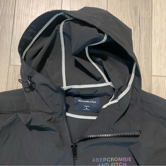Men's Abercrombie & Fitch Reflective Rain Jacket Size Medium - Picture 4 of 9